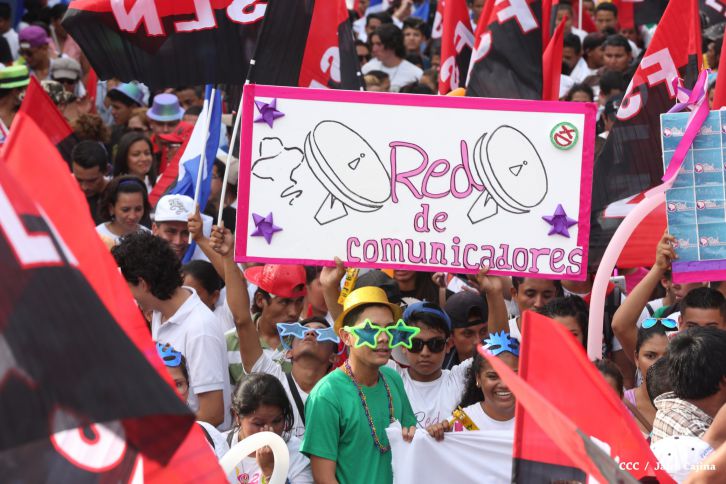 Juventud y Familias protagonizan Gran Caminata de la Alegría