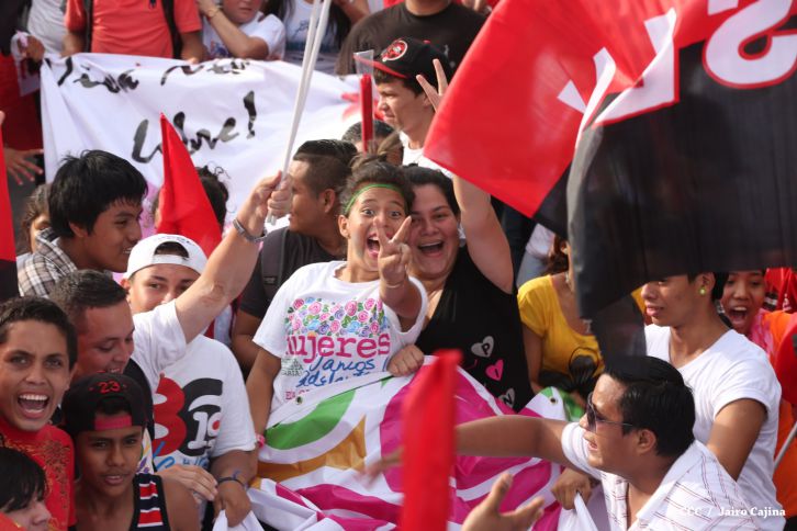 Juventud y Familias protagonizan Gran Caminata de la Alegría
