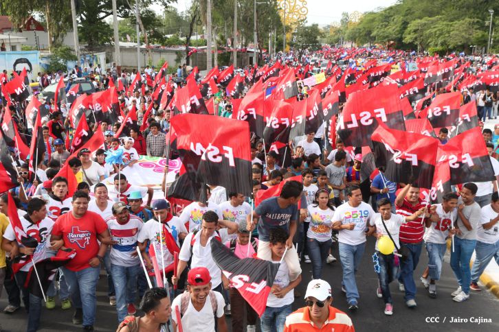 Juventud y Familias protagonizan Gran Caminata de la Alegría
