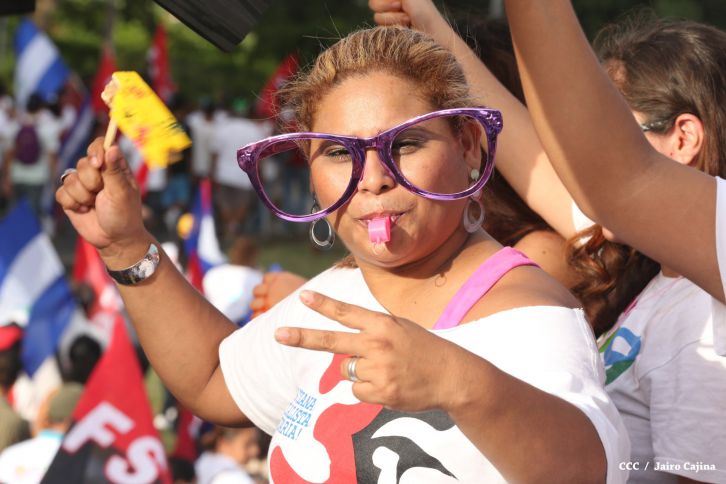 Juventud y Familias protagonizan Gran Caminata de la Alegría