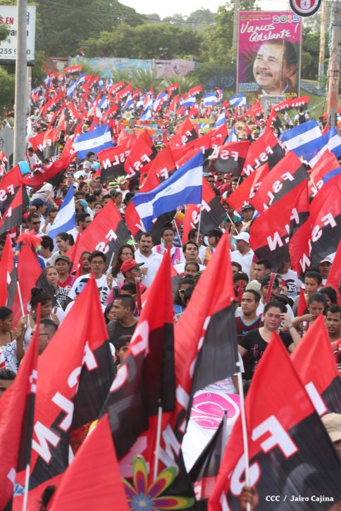 Juventud y Familias protagonizan Gran Caminata de la Alegría