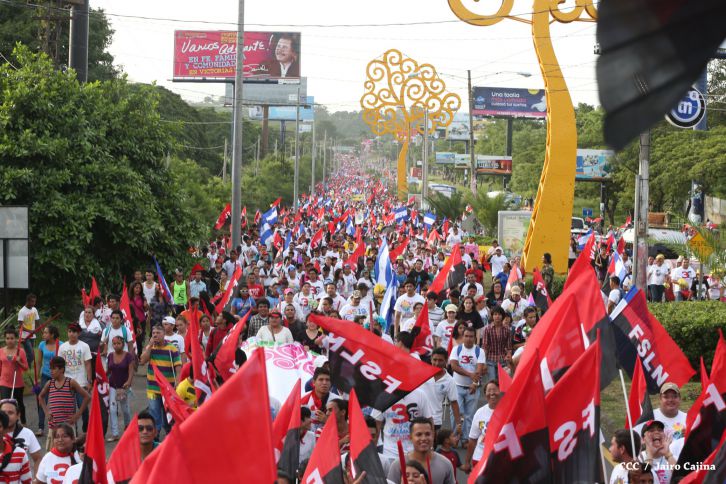 Juventud y Familias protagonizan Gran Caminata de la Alegría
