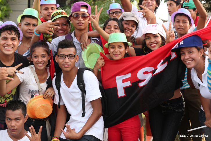 Juventud y Familias protagonizan Gran Caminata de la Alegría