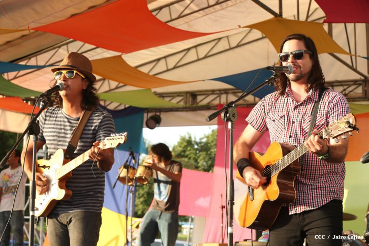 Juventud y Familias protagonizan Gran Caminata de la Alegría