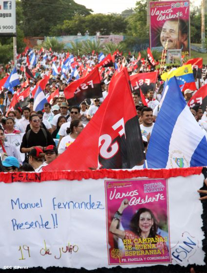 Juventud y Familias protagonizan Gran Caminata de la Alegría