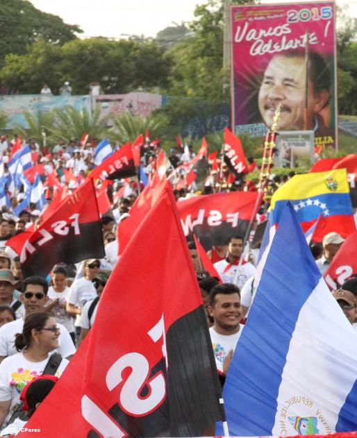 Juventud y Familias protagonizan Gran Caminata de la Alegría