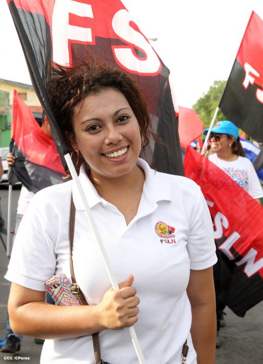 Juventud y Familias protagonizan Gran Caminata de la Alegría