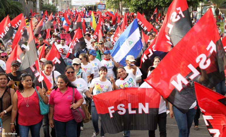 Juventud y Familias protagonizan Gran Caminata de la Alegría