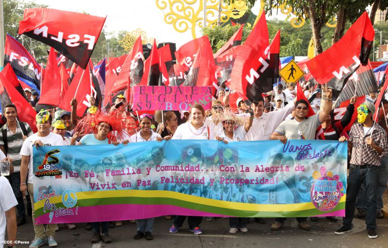 Juventud y Familias protagonizan Gran Caminata de la Alegría
