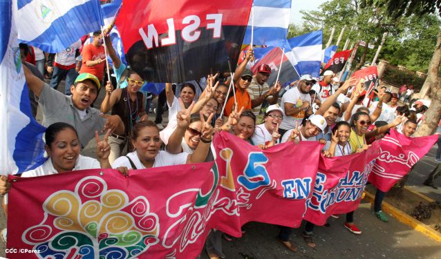 Juventud y Familias protagonizan Gran Caminata de la Alegría
