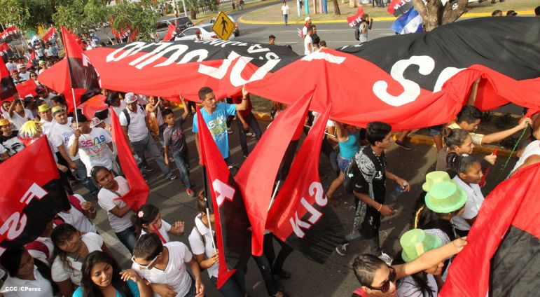 Juventud y Familias protagonizan Gran Caminata de la Alegría