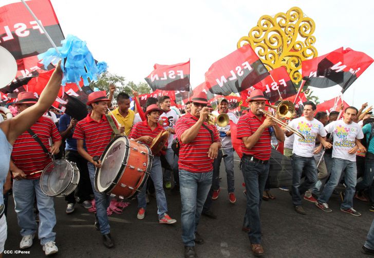 Juventud y Familias protagonizan Gran Caminata de la Alegría