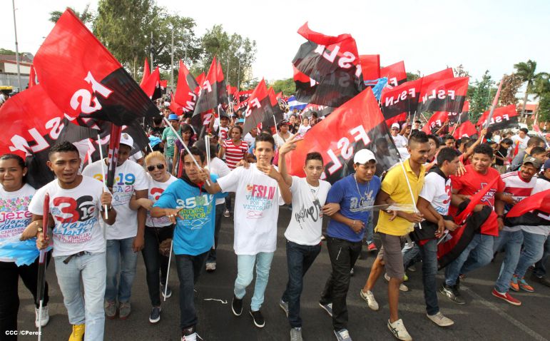 Juventud y Familias protagonizan Gran Caminata de la Alegría