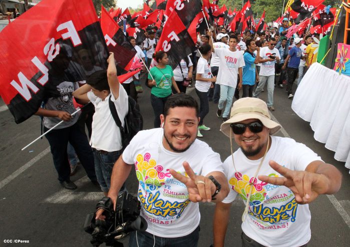 Juventud y Familias protagonizan Gran Caminata de la Alegría