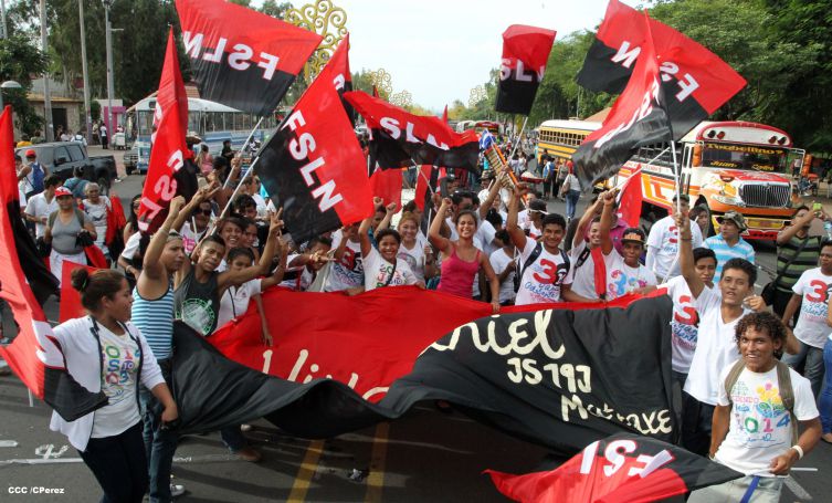 Juventud y Familias protagonizan Gran Caminata de la Alegría