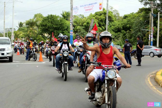 Caravanas de Masaya y Granada entran a Managua para celebrar el 36/19