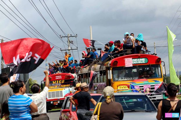 Caravanas de Masaya y Granada entran a Managua para celebrar el 36/19