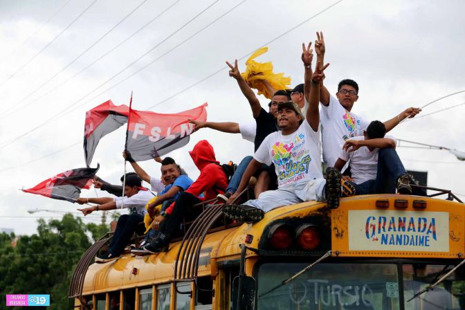 Caravanas de Masaya y Granada entran a Managua para celebrar el 36/19