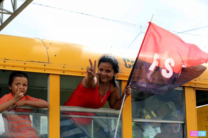 Caravanas de Masaya y Granada entran a Managua para celebrar el 36/19