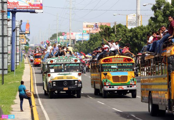 Caravanas de Masaya y Granada entran a Managua para celebrar el 36/19