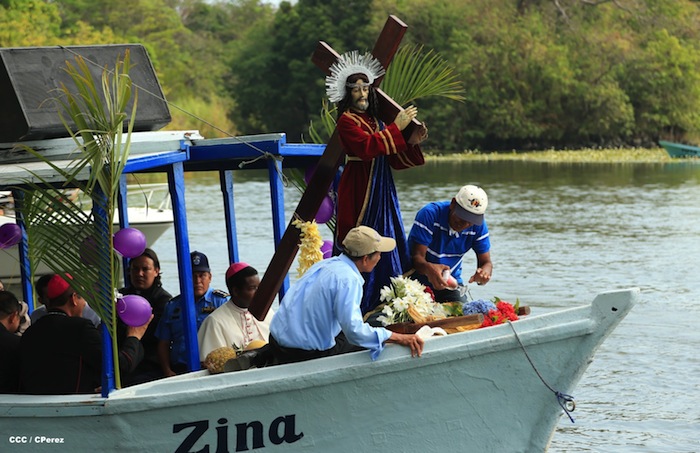 Via Crucis Acuático en Granada 2013