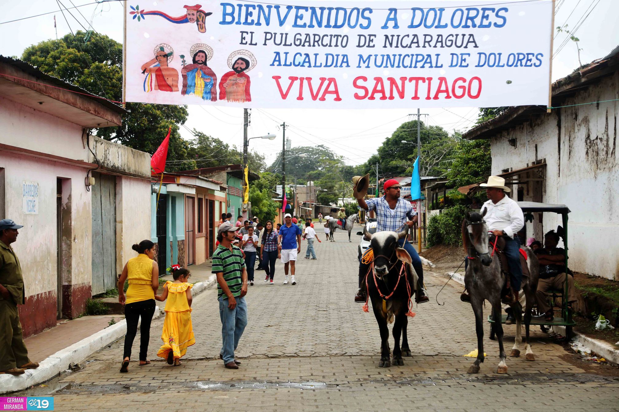 Tope de Santos reúne a miles en Dolores