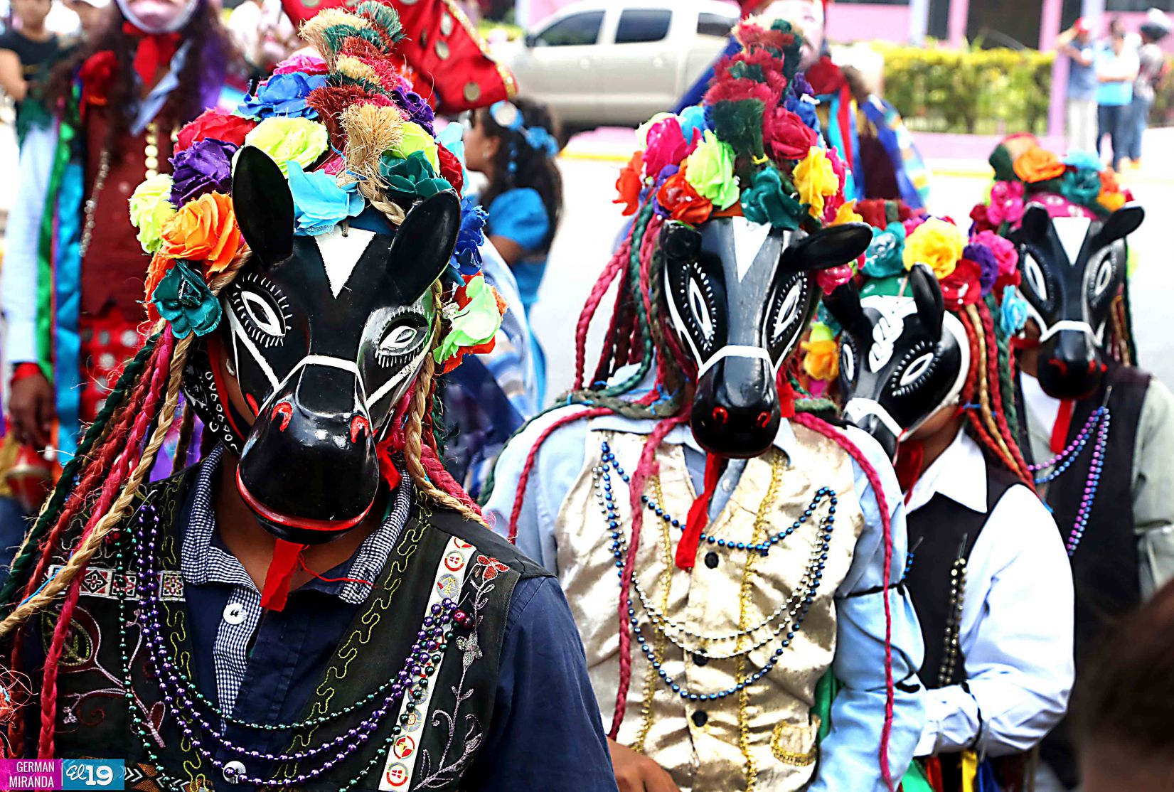 Tope de Santos reúne a miles en Dolores