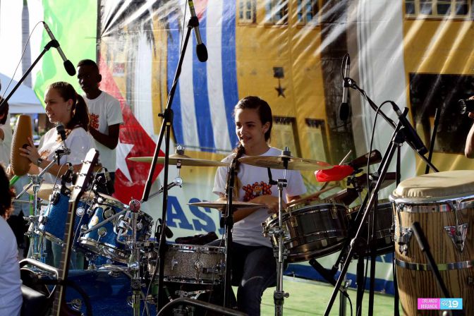 Música y canto para celebrar el 62 Aniversario del Día de la Rebeldía Nacional de Cuba