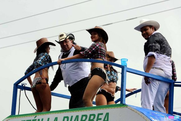 Desfile hípico en honor a Santo Domingo