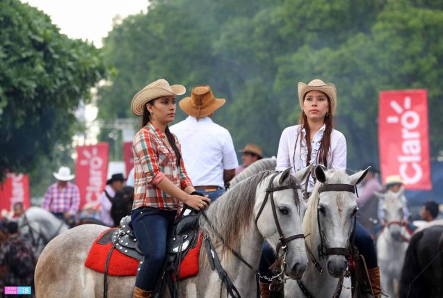 Desfile hípico en honor a Santo Domingo