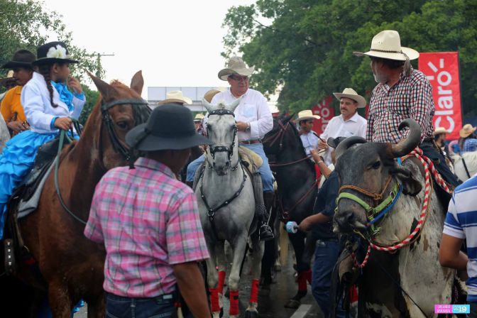 Desfile hípico en honor a Santo Domingo