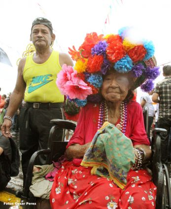 Managuas peregrinan colmados de fervor, amor y alegría en la tradicional bajada de Santo Domingo de Guzmán