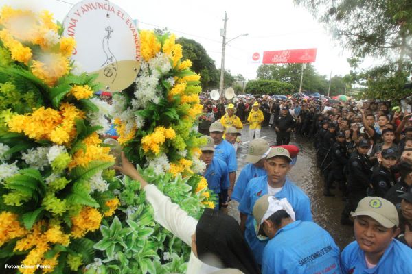 Managuas peregrinan colmados de fervor, amor y alegría en la tradicional bajada de Santo Domingo de Guzmán