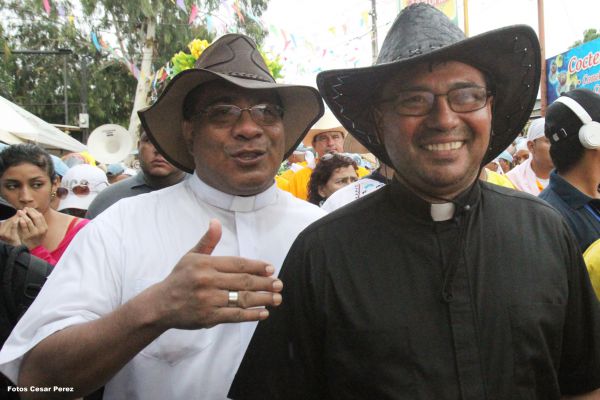 Managuas peregrinan colmados de fervor, amor y alegría en la tradicional bajada de Santo Domingo de Guzmán