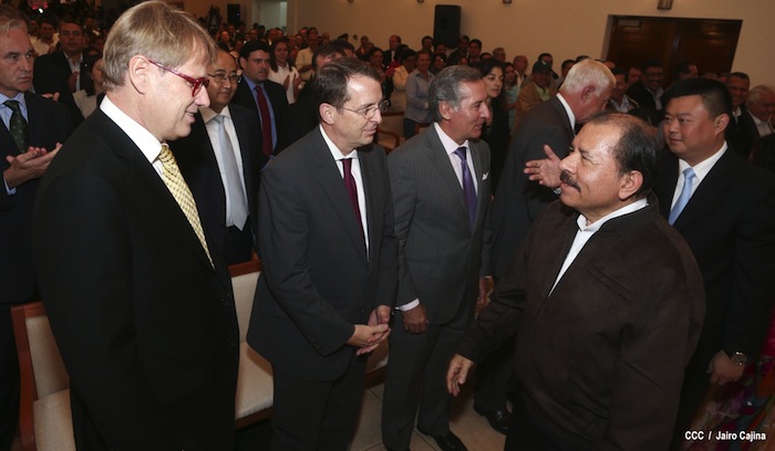 Presidente Daniel firma con HKND Group convenio marco para la construcción del Gran Canal