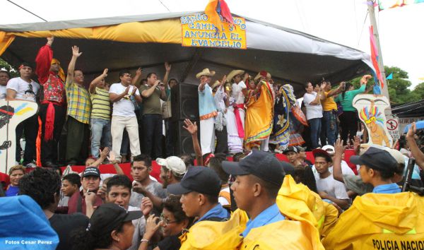 Managuas peregrinan colmados de fervor, amor y alegría en la tradicional bajada de Santo Domingo de Guzmán