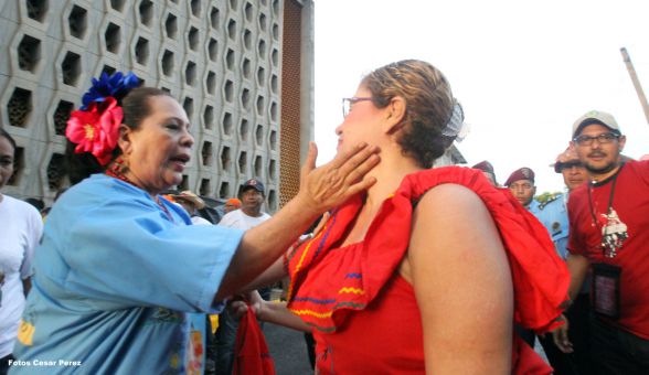 Managuas peregrinan colmados de fervor, amor y alegría en la tradicional bajada de Santo Domingo de Guzmán
