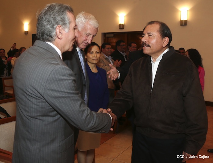 Presidente Daniel firma con HKND Group convenio marco para la construcción del Gran Canal