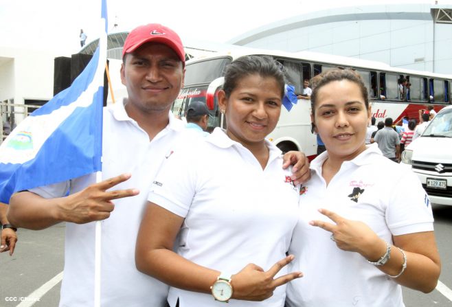 Nicaragua recibe con honores a peloteritos héroes de la Sub-12