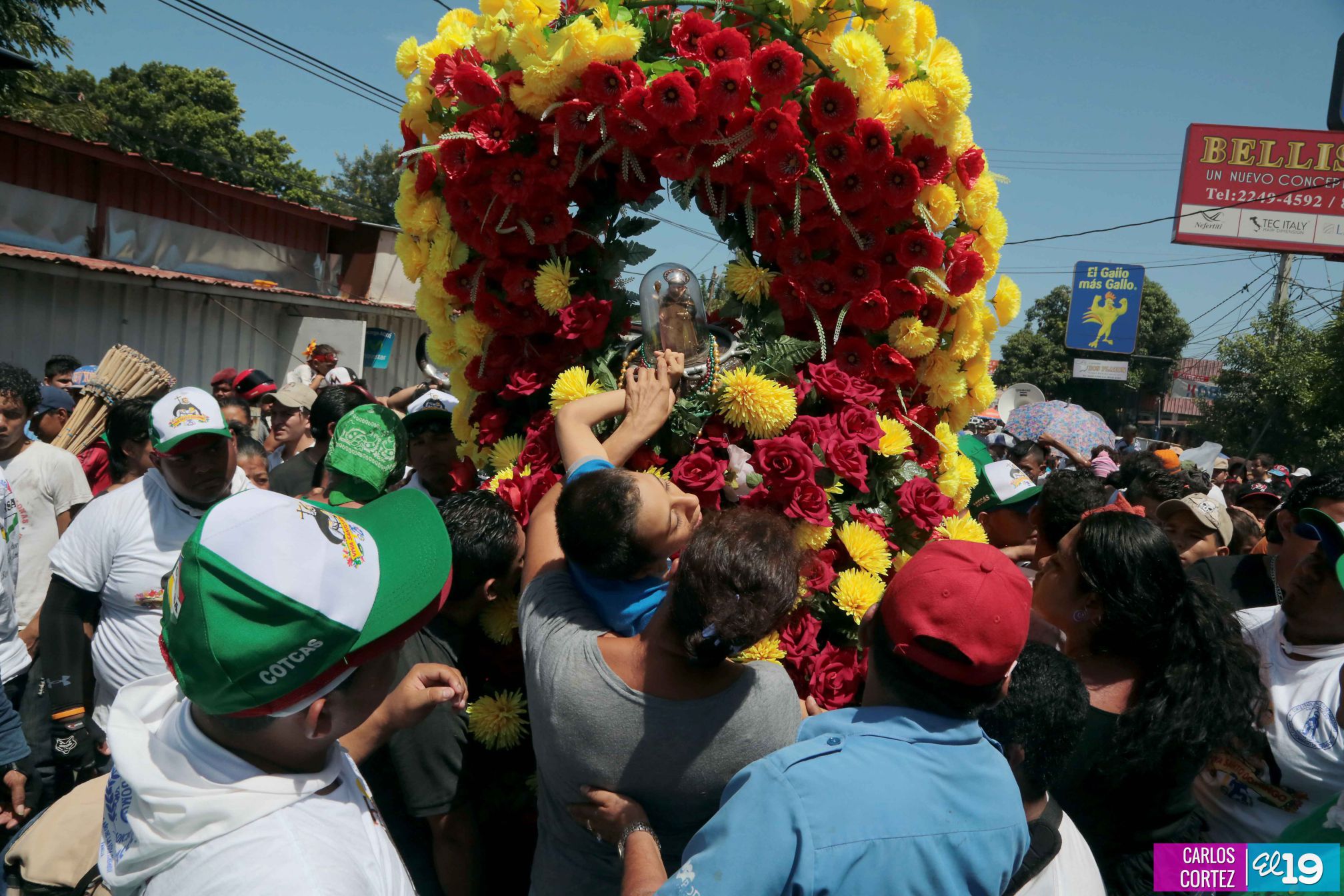 Santo Domingo recibe el cariño, el amor y la devoción de los barrios capitalinos