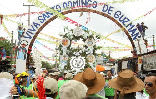 Santo Domingo de Guzmán rumbo a su morada en Las Sierritas