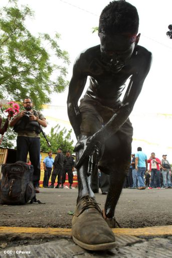 Santo Domingo de Guzmán rumbo a su morada en Las Sierritas