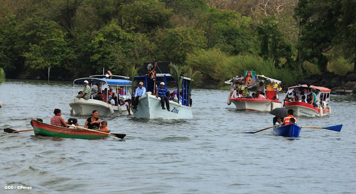 Via Crucis Acuático en Granada 2013