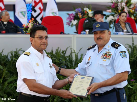 Presidente Daniel y Compañera Rosario encabezan acto del 36 aniversario de constitución de la Fuerza Aérea del Ejército de Nicaragua