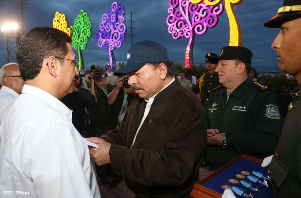 Presidente Daniel y Compañera Rosario encabezan acto del 36 aniversario de constitución de la Fuerza Aérea del Ejército de Nicaragua