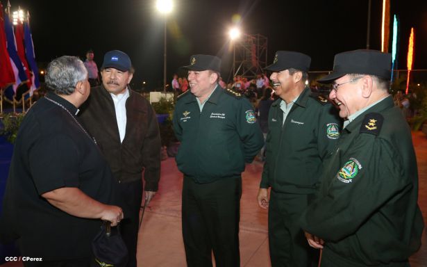 Presidente Daniel y Compañera Rosario encabezan acto del 36 aniversario de constitución de la Fuerza Aérea del Ejército de Nicaragua