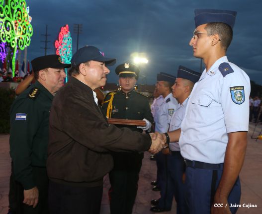Presidente Daniel y Compañera Rosario encabezan acto del 36 aniversario de constitución de la Fuerza Aérea del Ejército de Nicaragua