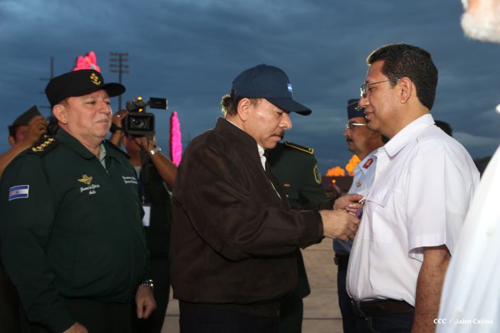 Presidente Daniel y Compañera Rosario encabezan acto del 36 aniversario de constitución de la Fuerza Aérea del Ejército de Nicaragua