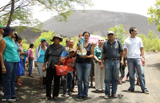León celebra tradicional Gritería Chiquita