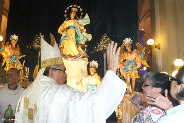 León celebra tradicional Gritería Chiquita
